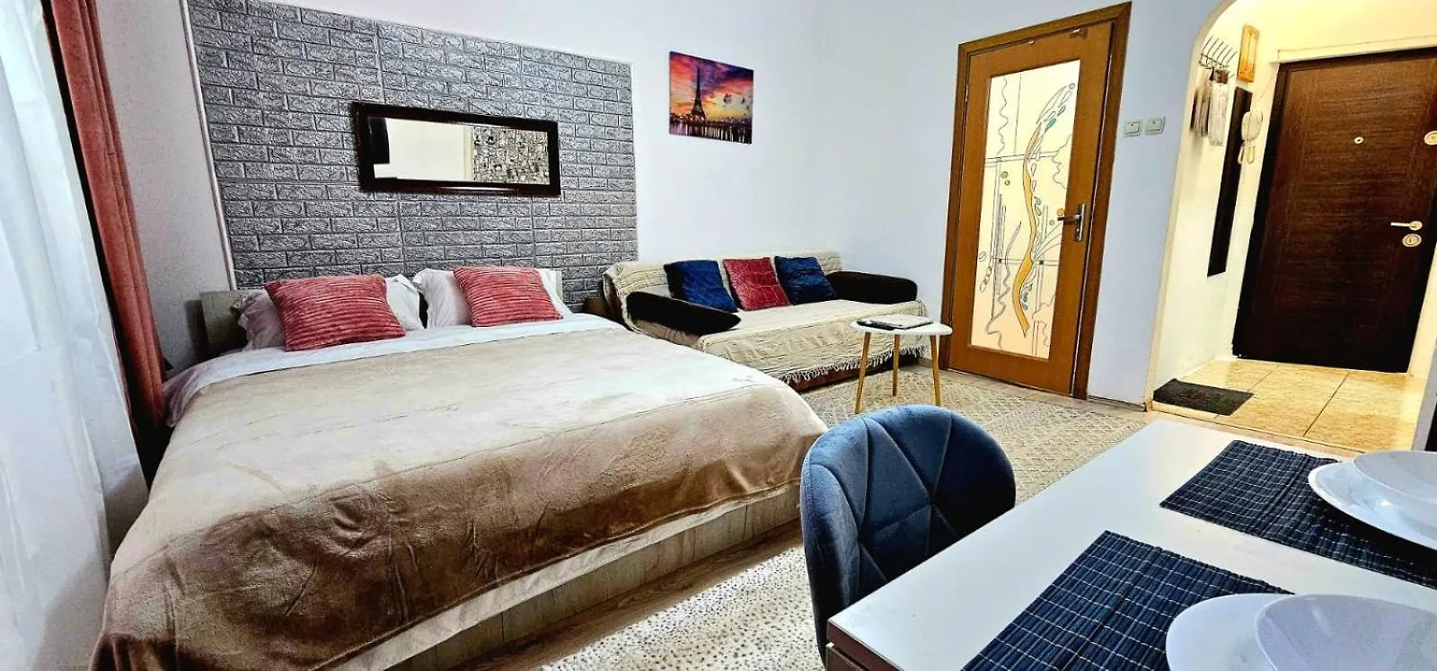 Tantra Studio 2 Rosetti Bucureşti 0*,
